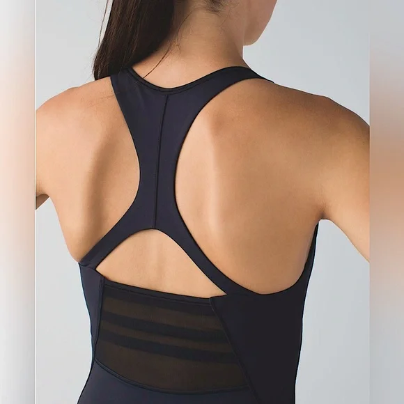 Lululemon Mesh With Me razorback tank top, black, size 4 - Picture 3 of 8